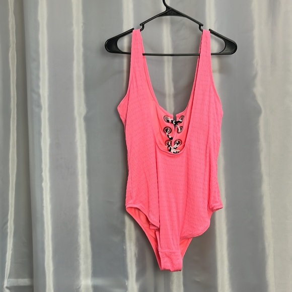 No boundaries one piece swimsuit.  New but no tags - Picture 2 of 4